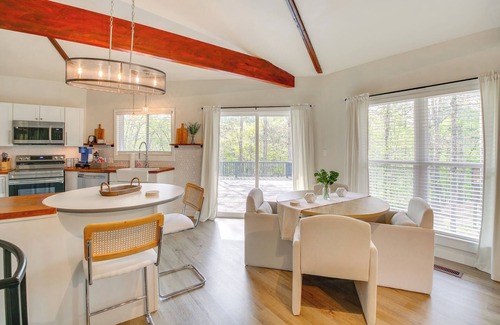 Jones Mills House | Golf Getaway w/Pool Access Near Lake Catherine!
