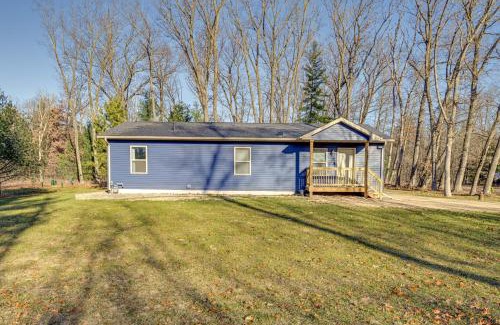 Friendship House | Golf, Hike and Boat Home with Fire Pit in Friendship