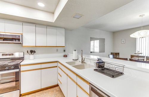 Cathedral City Condo | Golf, Hike & Relax: Cathedral City Condo