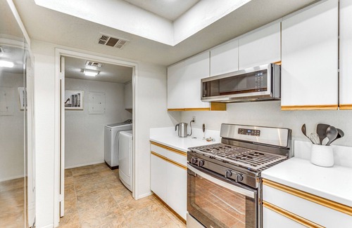 Cathedral City Condo | Golf, Hike & Relax: Cathedral City Condo
