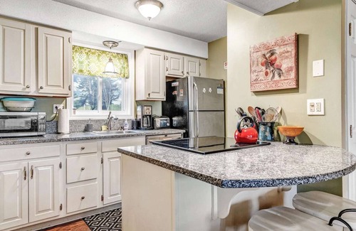 West Hartford Condo | Golf, Lake Pinneo & The Club | Windsor Village 4A