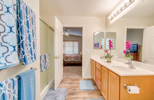 Springfield Lakes House | Golf Lover's Paradise! Charming Home in Active Adult Solera! Special Summer Rate!