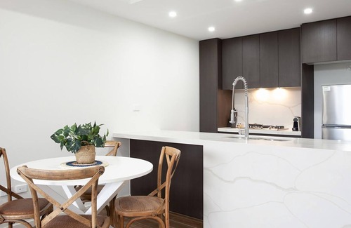 Strathfield Apartment | Golf Lovers Retreat I30