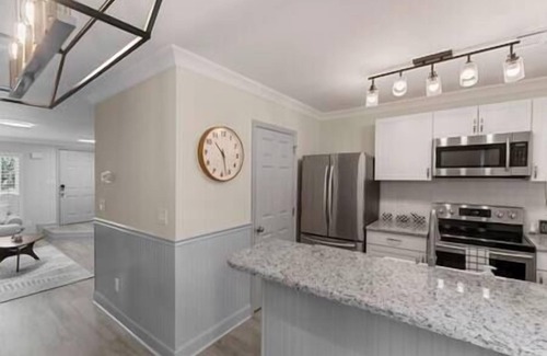 Piper Glen Estates House | Golf Oasis Modern Townhome!