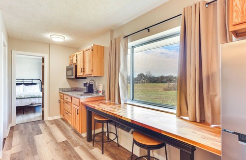 Oakland City Apartment | Golf, Shop, Tour & More: Oakland City Apartment