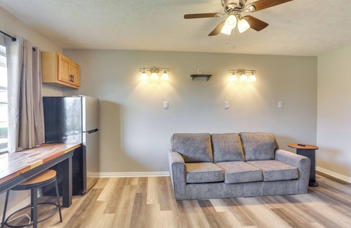 Oakland City Apartment | Golf, Shop, Tour & More: Oakland City Apartment