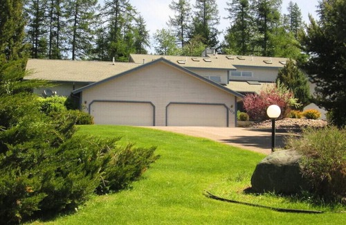 Columbia Falls House | Golf! Ski! Fish! Hike! Relax.