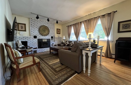 Roxbury House | Golf, Ski, Hike great for wedding guests