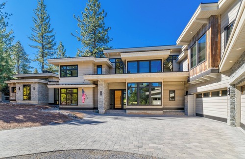 Ponderosa Palisades House | Golf/Ski Shoulder deals 6000sqft Schaffer's estate! Please inquire for details!
