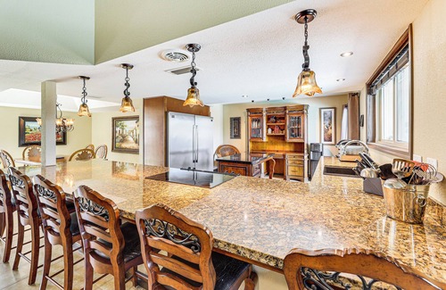 Cottonwood House | Golf, Swim & Grill: Snowbird’s Escape in Sun Lakes