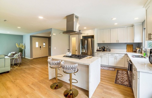 Corona House | Golf, Swim, Relax: Family Retreat in Corona!