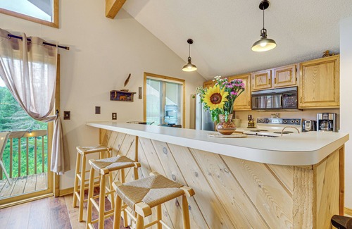 Mancelona Condo | Golf, Swim & Ski: Schuss Mtn Family Getaway!