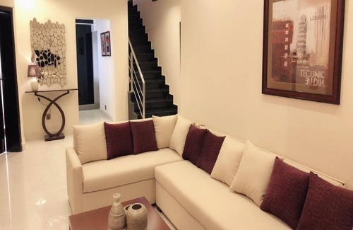 Lahore Hotel | Golf View luxury icon suites