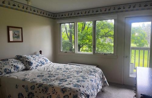 Acme House | Golf View