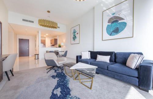 Dubai Media City Apartment | Golf Views in 30th Floor
