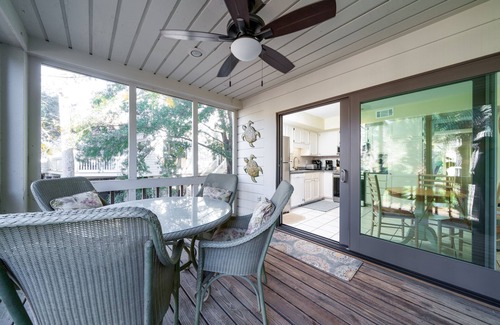 Spinnaker Beachhouses House | Golf Views! Screened Porch! Close to Beach, Pools, Golf, Dining! Amenity Cards! 2 Dogs!