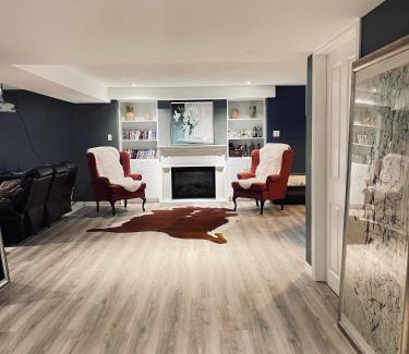 Ottawa Division House | Golf Viwe house