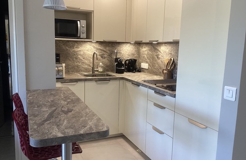 Golfe Juan Apartment | Golfe Juan - Plages A Pied- 2pièces 40m2/terrasse SUD 12m2