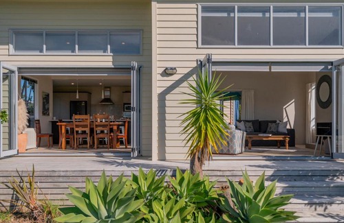 Matarangi House | Golfers and Beach Lovers Dream - Matarangi House