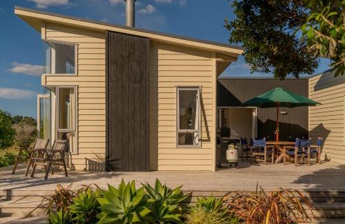 Matarangi House | Golfers and Beach Lovers Dream - Matarangi House