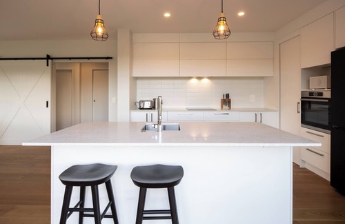 Kawarau Falls House | Golfers and Skiers Retreat - Jacks Point Home