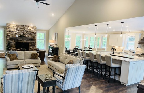 Boyne City House | Golfers and Skiers Delight! Amenities galore in Boyne Mountain ski in/out fast!