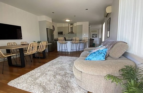 Batemans Bay House | Golfers Dream - holiday in the Bay