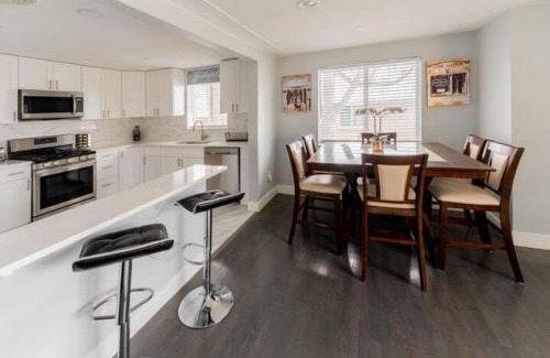Scenic Heights House | Golfers Dream! Sweet NW location.