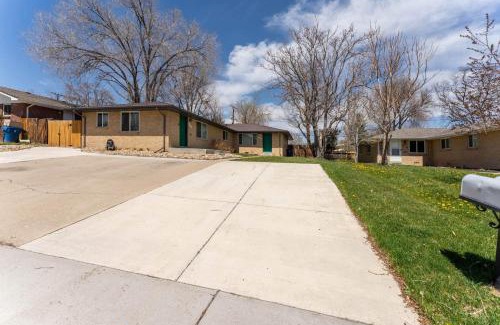 Scenic Heights House | Golfers Dream! Sweet NW location.