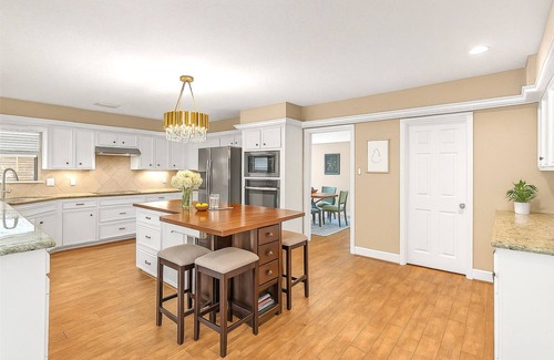 April Sound House | Golfers’ Paradise! 3BR Home/Pool/Golf View/Gated/Marina Access/tennis courts/gym