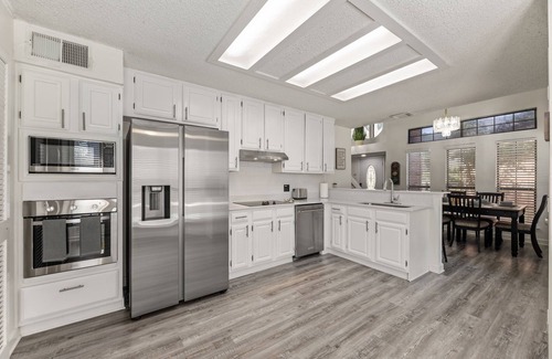 Euless Villa | Golfing Near the Pool - Near AT&T Stadium & DFW