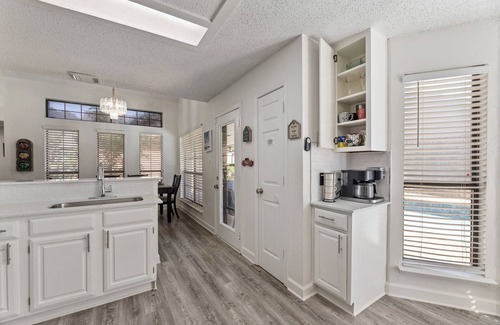 Euless Villa | Golfing Near the Pool - Near AT&T Stadium & DFW