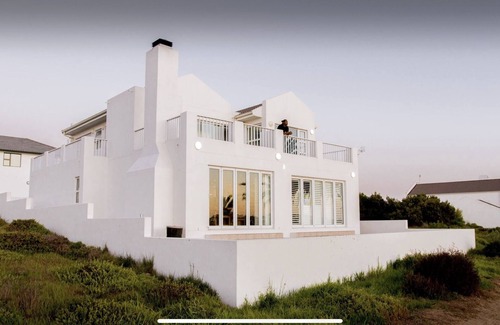 Shelley Point House | Golfing paradise at the beach