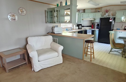 Jacarandas House | Golfing, swimming and a friendly secure community (55+)