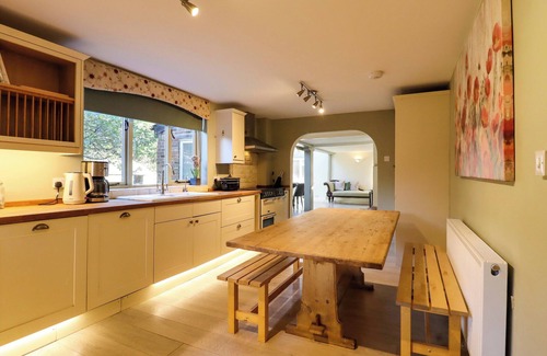 Abbess Roding Cottage | GOLFORD COTTAGE, pet friendly, with open fire in Cranbrook, Kent