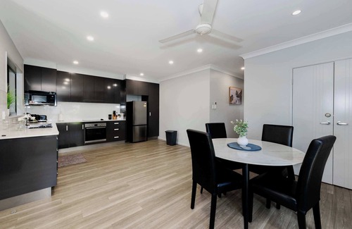 Rosslea Apartment | Golfside Haven Summar