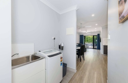 Rosslea Apartment | Golfside Haven Summar