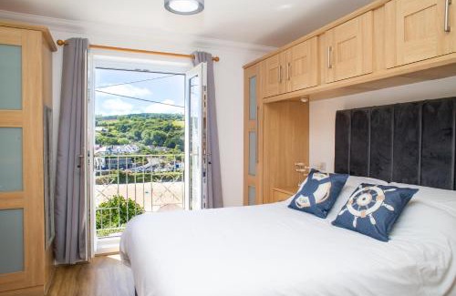 Aberporth House | Golwgfor (Sea View) by Aberporth Beach Holidays