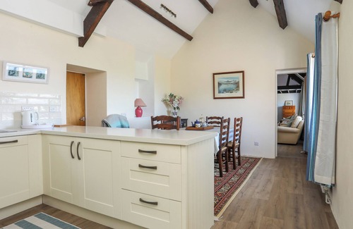 Mynytho Cottage | GOLYGFA RHIW, pet friendly, with open fire in Aberdaron