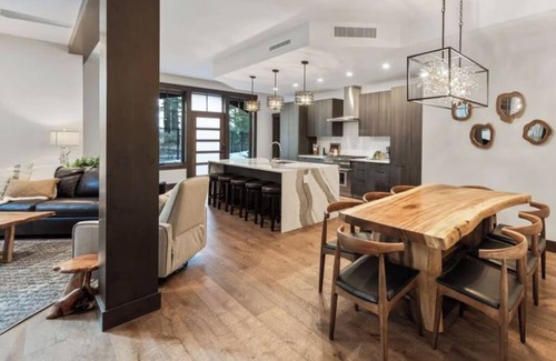 Lakeside Park Cabin | Gondola Lodge