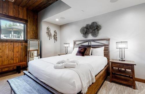South Lake Tahoe Villa | Gondola Vista Luxury Villas by Ski Heavenly & Beaches