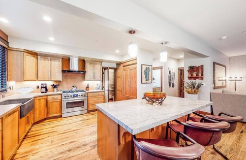 South Lake Tahoe Apartment | Gondola Vista