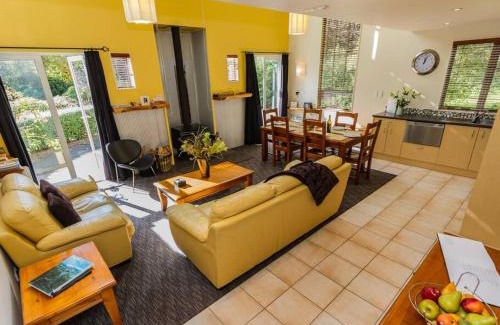 Ohakune Ski Chalet | Gondwana Chalet perfect for all seasons