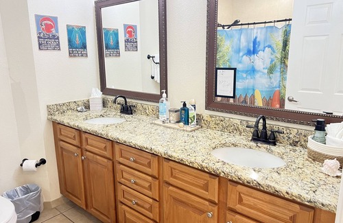 Ortona Park Resort | ~ Gone COASTAL ~ Modern ~ BEAUTIFUL ~ OCEAN VIEW Condo!