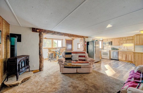 Saddlestring House | Gone Fishin' – Hot Tub & BBQ | Mountain Retreat
