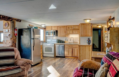 Saddlestring House | Gone Fishin' – Hot Tub & BBQ | Mountain Retreat