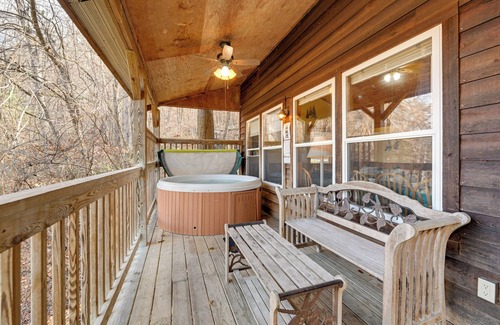 Bryson City Cabin | 'Gone Hiking' Bryson City Cabin w/Hot Tub & Grill