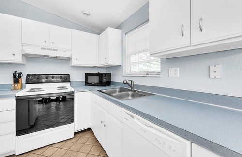Sugarwood Beach House | Gone to the Beach cozy small home located near beach