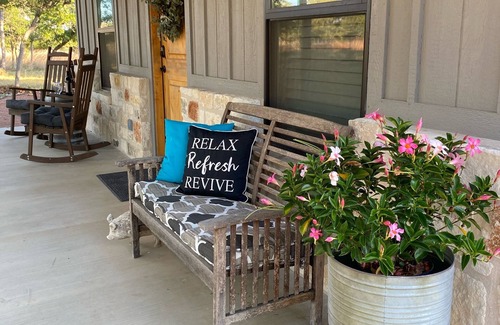 Fredericksburg Cabin | Gone West Ranch cabin in Fredericksburg