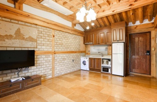 Gyeryong House | Gongju Solhyang Pension